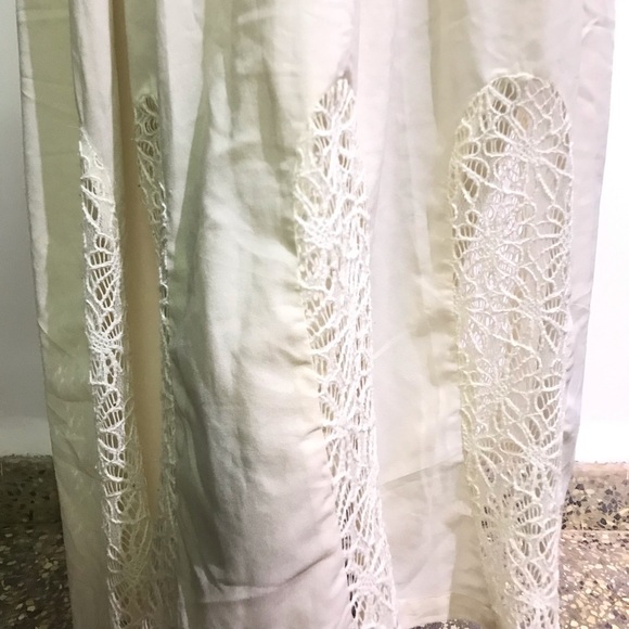 Beautiful Dress with lace detail-New✨ - Picture 16 of 16